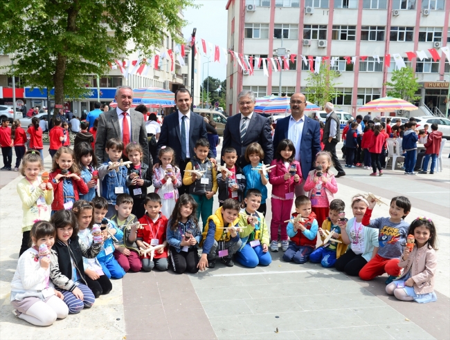 Çocuklar, eski oyun ve oyuncaklarla tanıştı