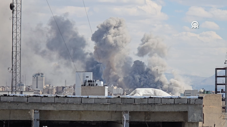 Tahran'da art arda patlamalar