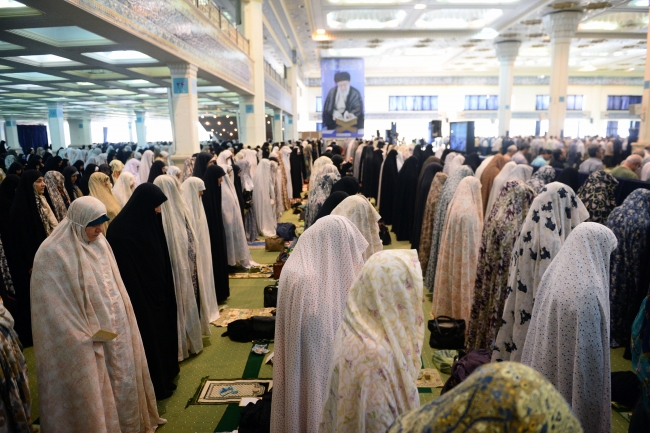 Dünya Müslümanları bayramı coşkuyla karşıladı