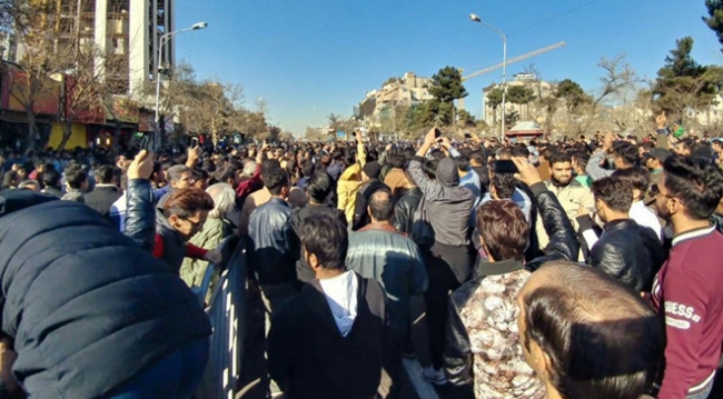 İran'daki protestolara ikinci gününde ABD'den destek geldi