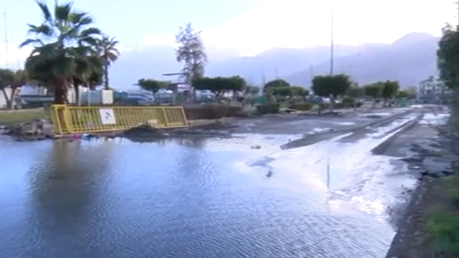 İskenderun'da yükselen deniz suyu çekilmeye başladı