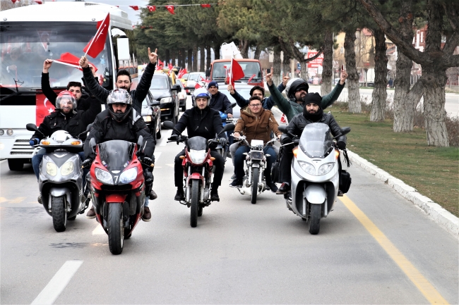 Isparta'da yüzlerce araçla Zeytin Dalı Harekatı'na destek konvoyu