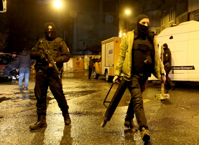 İstanbul'da helikopter destekli terör operasyonu