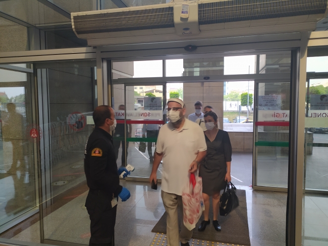 İstanbul Adalet Sarayı'nda uzun kuyruklara karşı şeritli önlem