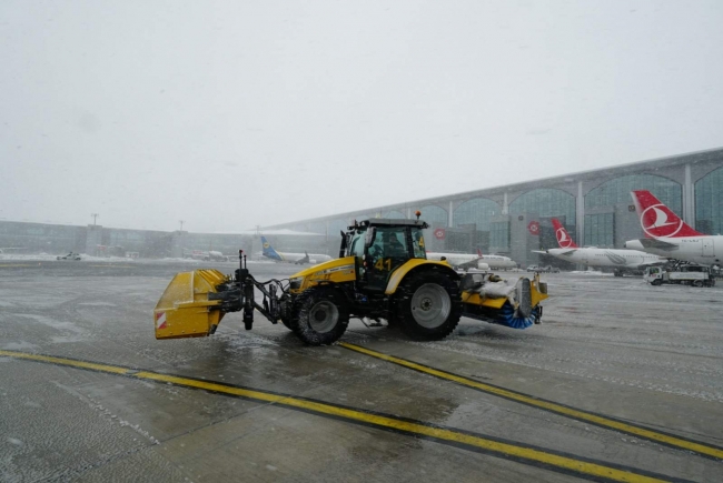İstanbul Havalimanı'nda uçuşlar kesintisiz devam ediyor