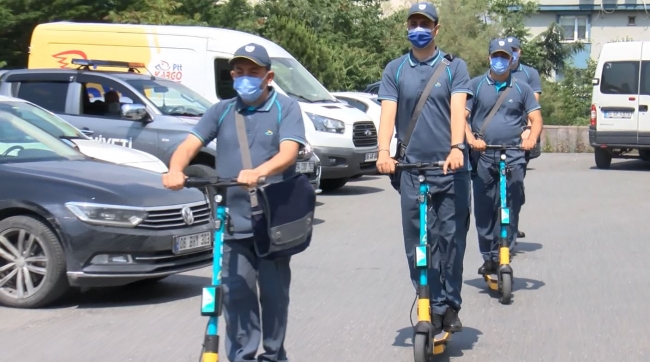 İstanbul'da elektrikli scooterlı postacı dönemi