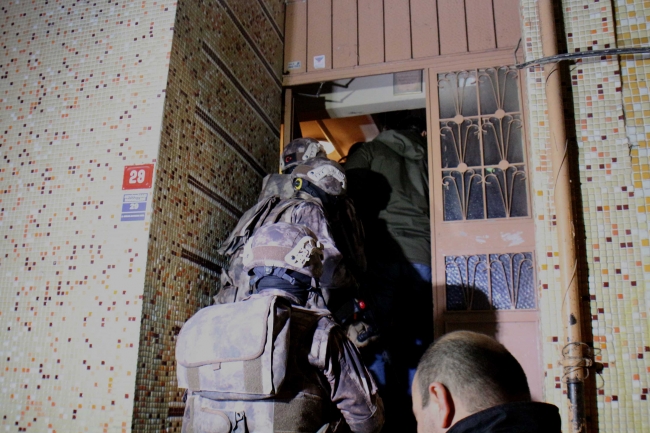 İstanbul'da uyuşturucu tacirlerine eş zamanlı operasyon