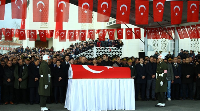 Şehit Piyade Astsubay Üstçavuş Mehmethan ve Uzman Çavuş Gümüş toprağa verildi