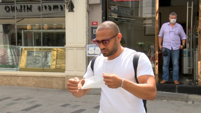 İstiklal Caddesi'nde yine maskesiz dolaştılar