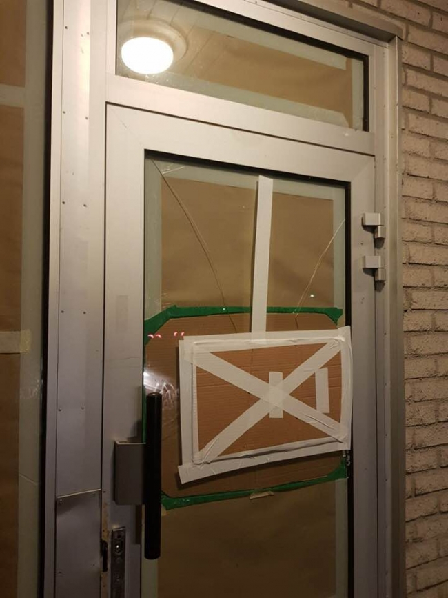 İsveç'te camiye çirkin saldırı