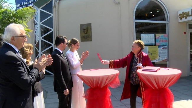 İtalyan gelinin nikahı salon dışında kıyıldı