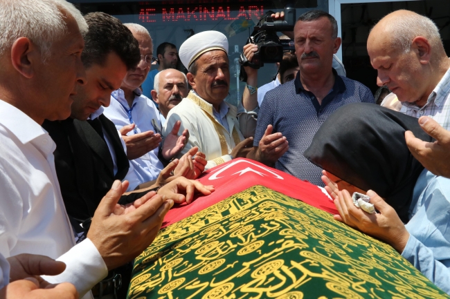 İyi Parti Milletvekili Adayı İbrahim Özyer'in cenazesi defnedildi