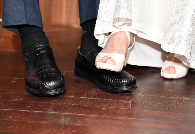 Huzurevinde aşık oldular, nikah masasına oturdular