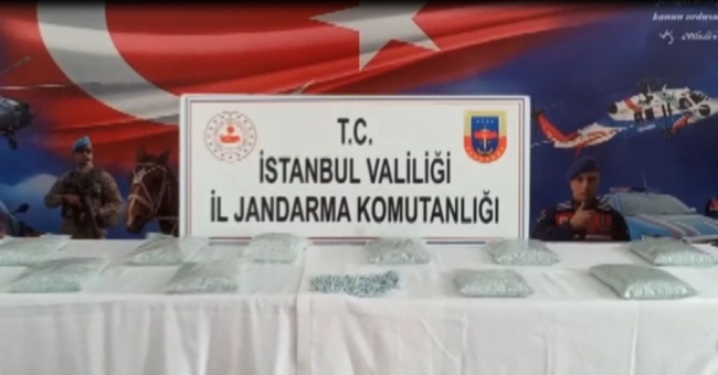 Zehir tacirleri otomobil bagajına özel bölme yapmışlar