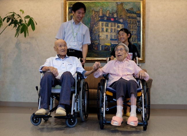 Dünyanın en yaşlı çiftinden uzun evliliğin sırrı