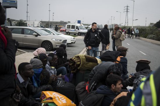 Jungle sığınmacı kampından tahliyeler başladı