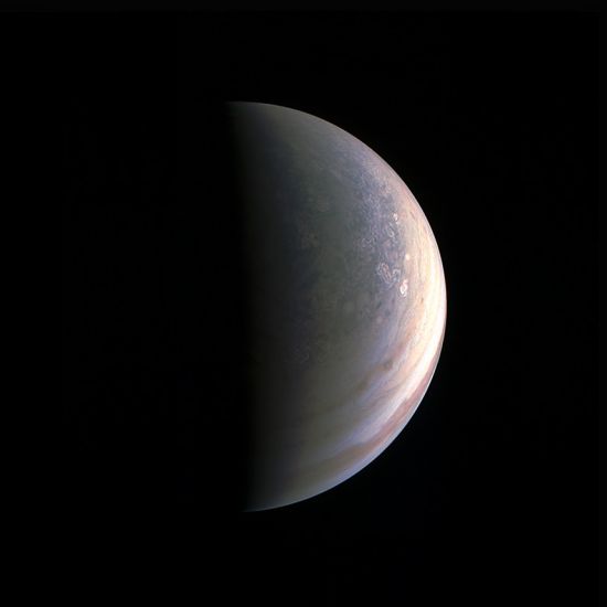 Juno Jüpiter'den en net görüntüleri gönderdi
