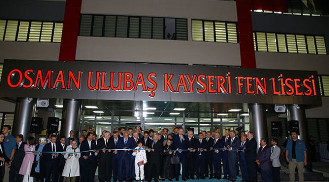 Cumhurbaşkanı Erdoğan okul açılışı yaptı