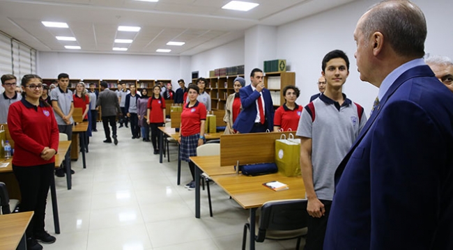 Cumhurbaşkanı Erdoğan okul açılışı yaptı