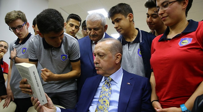 Cumhurbaşkanı Erdoğan okul açılışı yaptı