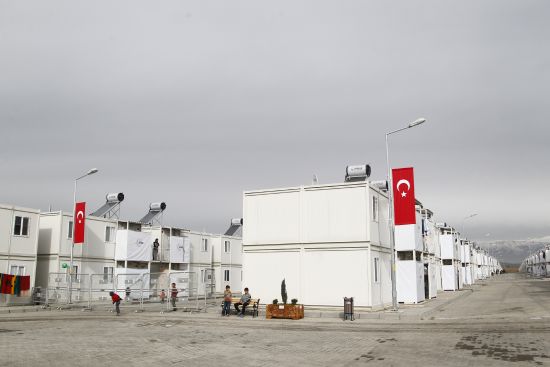 Suriyeliler için yapılan konteyner kent açılıyor
