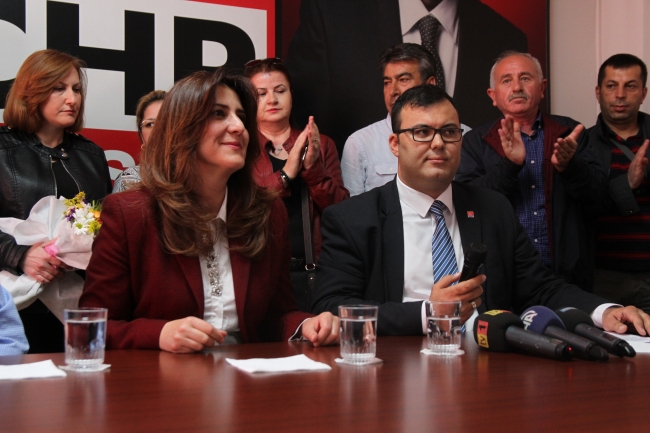 Bürokratlar, aday adaylığı için görevlerinden istifa ediyor