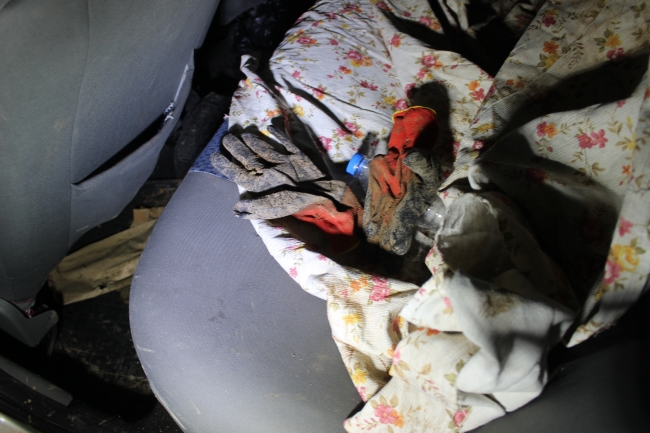 Polisi görünce kaçan sürücünün aracından çalıntı kablolar çıktı