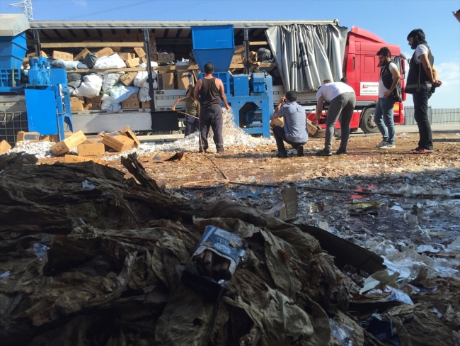 İstanbul'da ele geçirilen 11 tır kaçak sigara ve alkol imha edildi