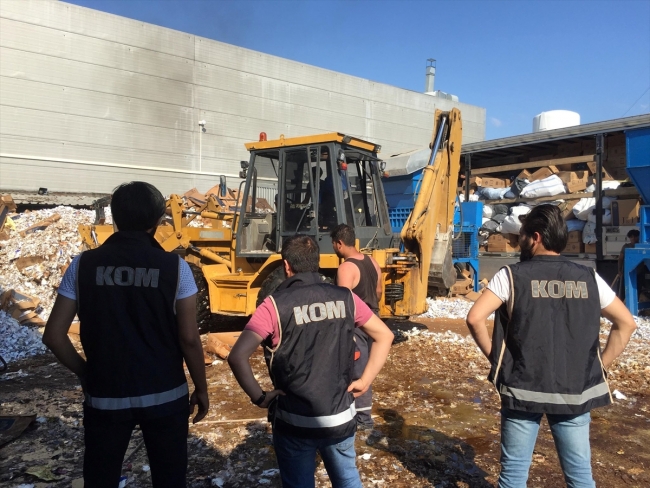 İstanbul'da ele geçirilen 11 tır kaçak sigara ve alkol imha edildi