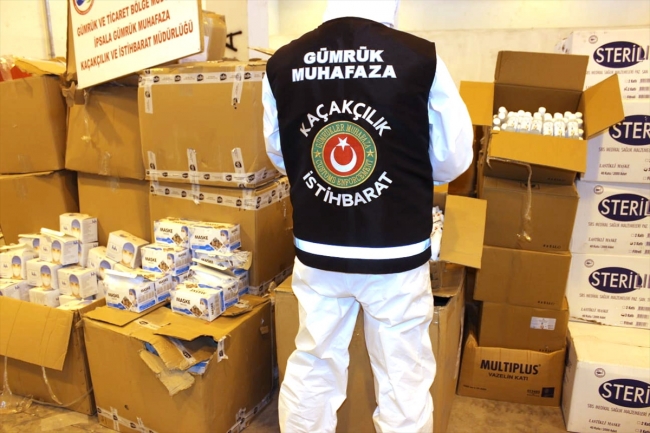 İpsala'da yurt dışına kaçırılmaya çalışılan 767 bin maske ele geçirildi