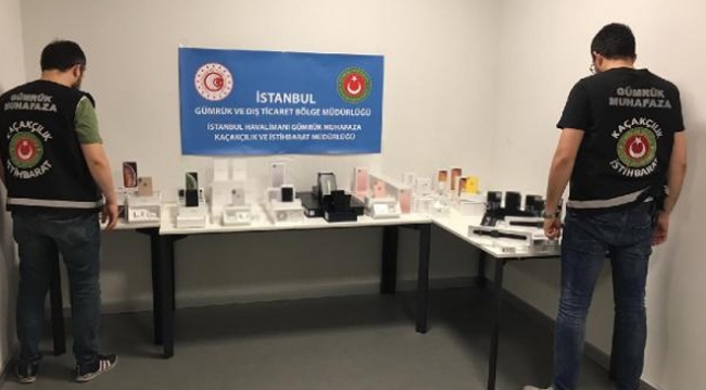 İstanbul'da 9 milyon lira değerinde cep telefonu ve aksesuarı ele geçirildi