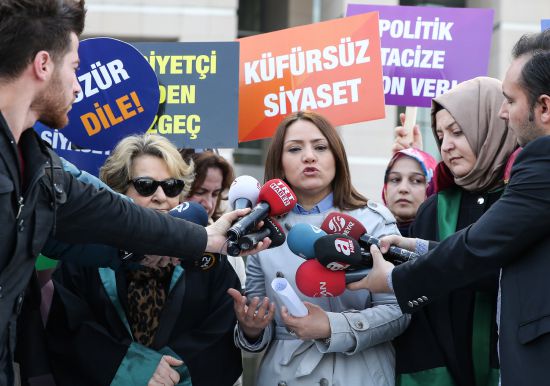"Kılıçdaroğlu tüm kadınlardan özür dilemeli"