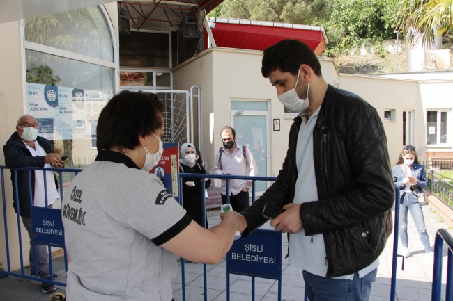 Kademeli normalleşmenin ilk gününde nikah dairelerinde yoğunluk