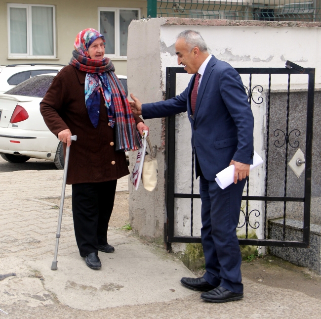 92 yaşındaki kadının okuma yazma azmi