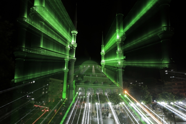 Kadir Gecesi'nde camiler doldu taştı