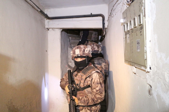 İstanbul'da uyuşturucu tacirlerine darbe: 40 gözaltı