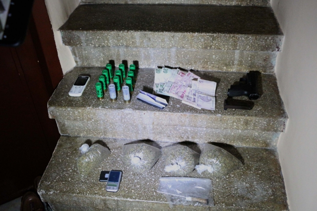 İstanbul'da uyuşturucu tacirlerine darbe: 40 gözaltı