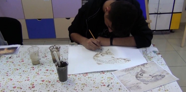 Erzincan'da öğrenciler çamur ve kahve telvesini sanata dönüştürdü