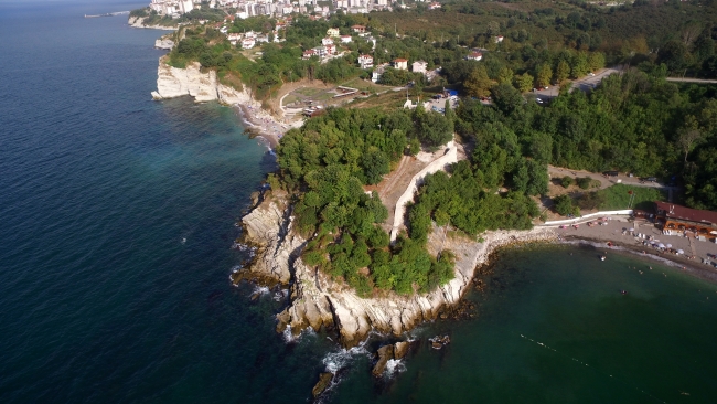 Ceneviz Kalesi restorasyon çalışmalarında yeni bulgulara rastlandı