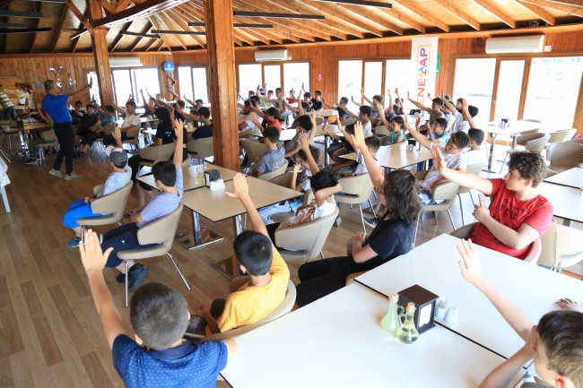 Geleceğin teknoloji yıldızları gençlik kampında