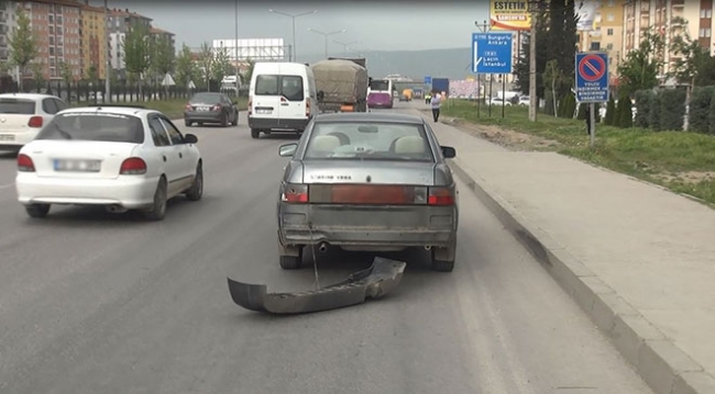 Freni boşalan kamyon 3 otomobile çarparak durabildi