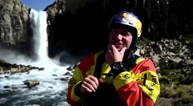 ABD'li kano sporcusu Dane Jackson, Salto del Maule Şelalesi'nden atladı. | Fotoğraf: Reuters