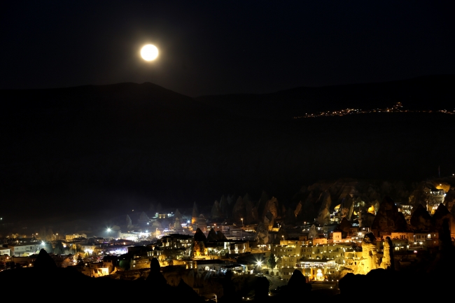 2018'in ilk gününde 'Süper Ay' sürprizi