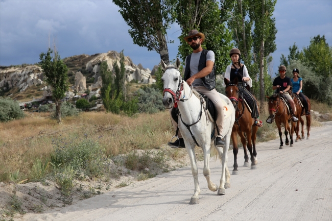 Kapadokya'da yıldızlar altında kamp
