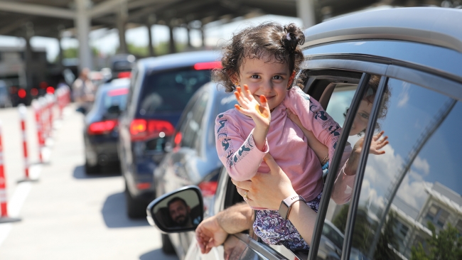 Gurbetçilerin sıla yolculuğu devam ediyor
