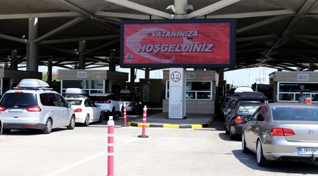 Kapıkule Sınır Kapısı'nda gurbetçi yoğunluğu