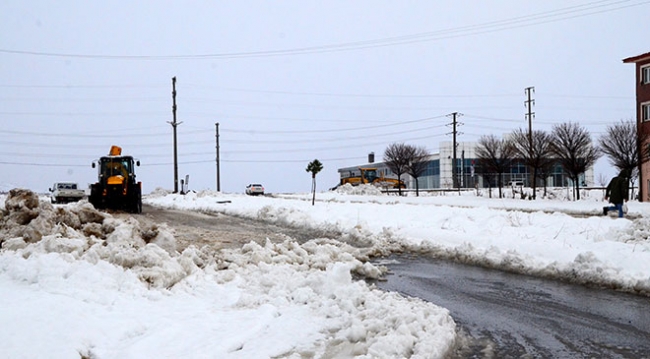 891 yol kar nedeniyle ulaşıma kapandı
