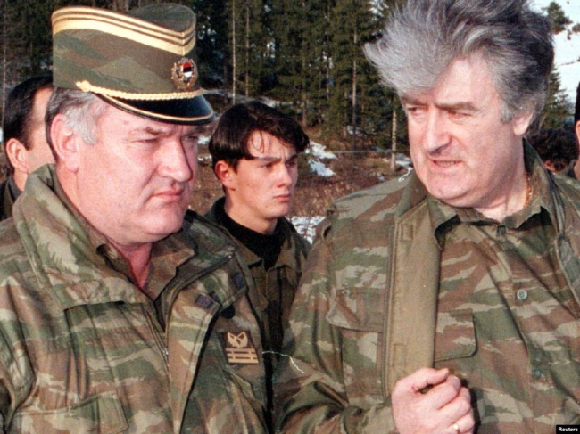''Bosna Kasabı'' olarak anılan Ratko Mladic (solda), Bosnalı Sırpların lideri Radovan Karadzic ile. | Fotoğraf: Reuters 