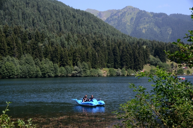 Karagöl her mevsim ilgi çekiyor