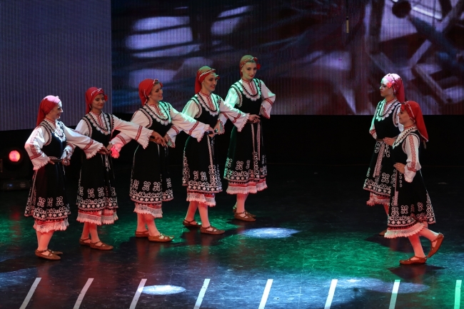 Uluslararası Altın Karagöz Halk Dansları Yarışması'nda final heyecanı